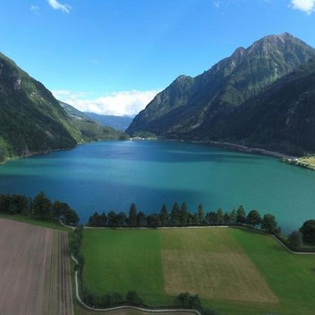 Bungalow Miralago In Camping Cavresc, Via Dal Cavresc 1, 7746 Le Prese-Poschiavo Bagian luar foto