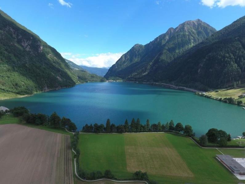 Bungalow Miralago In Camping Cavresc, Via Dal Cavresc 1, 7746 Le Prese-Poschiavo Bagian luar foto